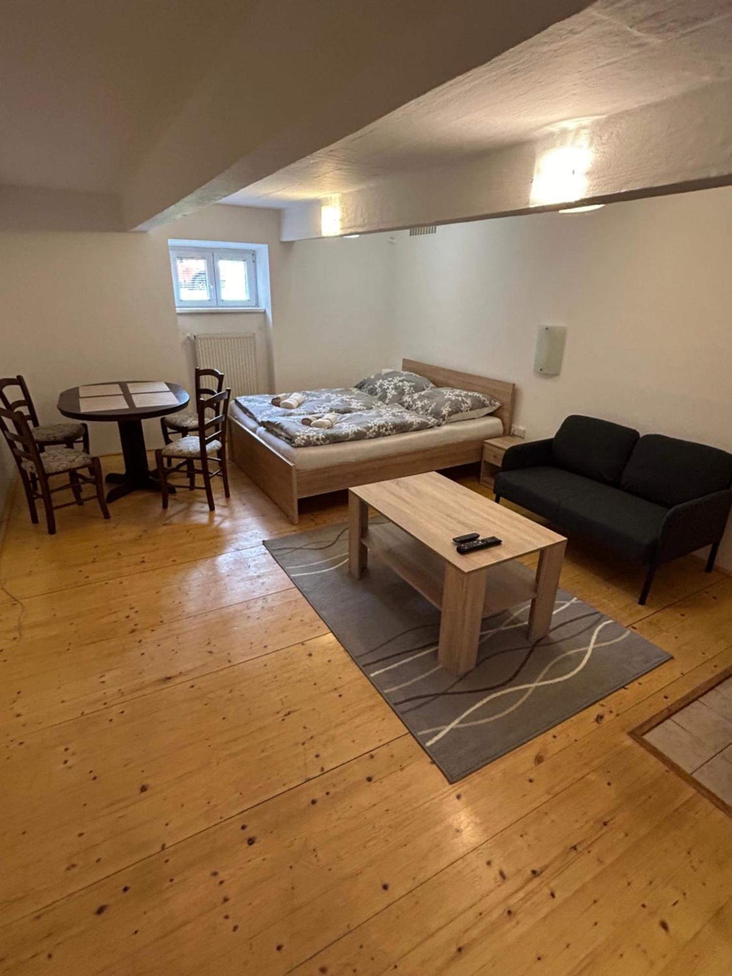 Apartmany U Kubiku Градец-Кралове Номер фото